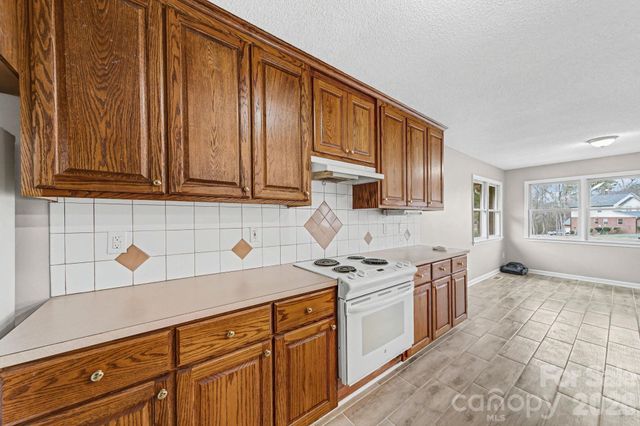 794 Hathcock Glen Drive, Oakboro, NC 28129