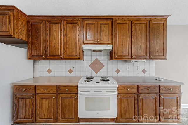 794 Hathcock Glen Drive, Oakboro, NC 28129