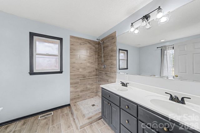 794 Hathcock Glen Drive, Oakboro, NC 28129