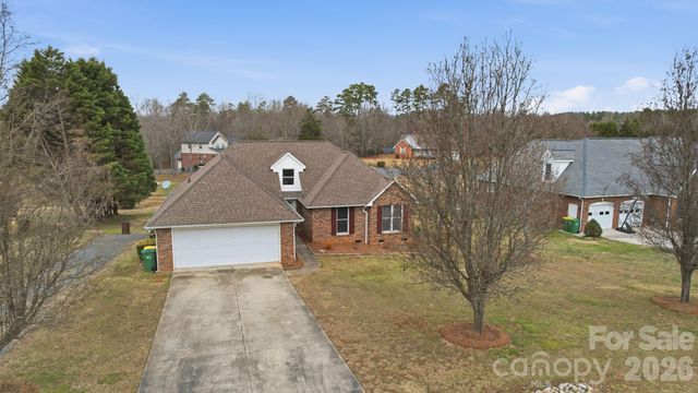 794 Hathcock Glen Drive, Oakboro, NC 28129