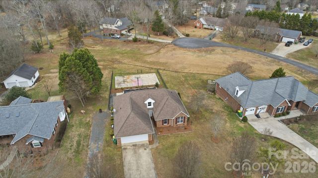 794 Hathcock Glen Drive, Oakboro, NC 28129