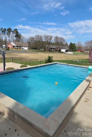 794 Hathcock Glen Drive, Oakboro, NC 28129