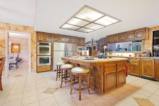 8658 Knobhill Circle, Redding, CA 96001