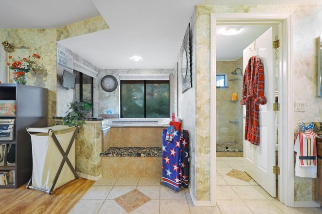 8658 Knobhill Circle, Redding, CA 96001