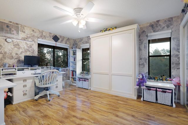 8658 Knobhill Circle, Redding, CA 96001