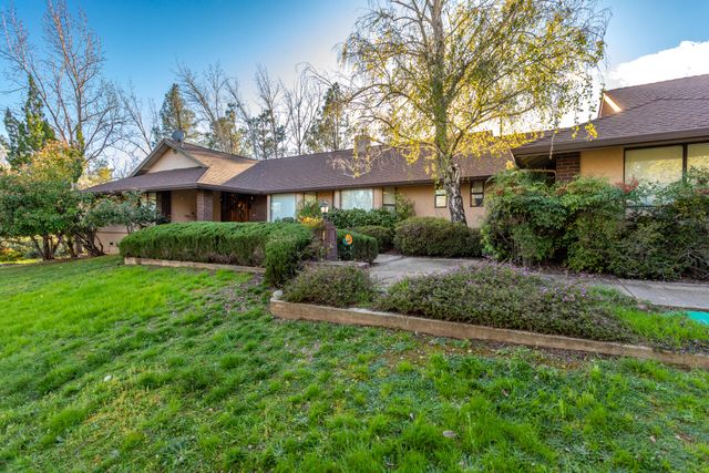 8658 Knobhill Circle, Redding, CA 96001