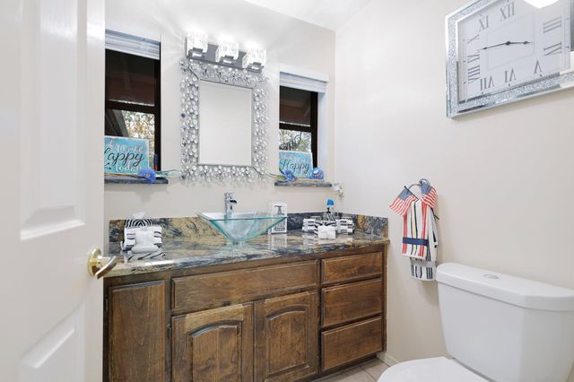 8658 Knobhill Circle, Redding, CA 96001