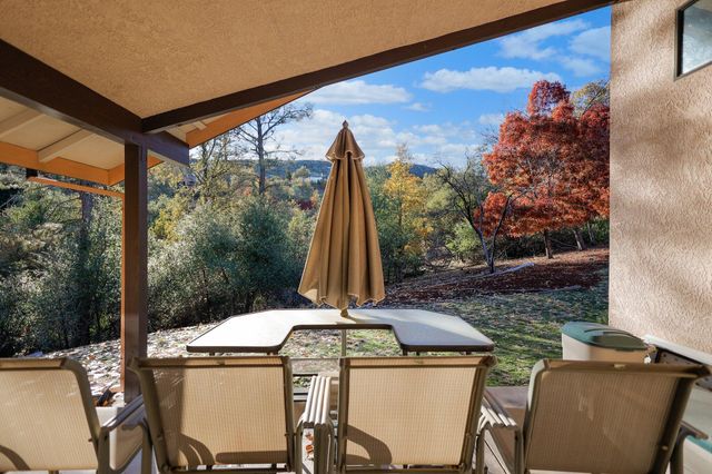 8658 Knobhill Circle, Redding, CA 96001