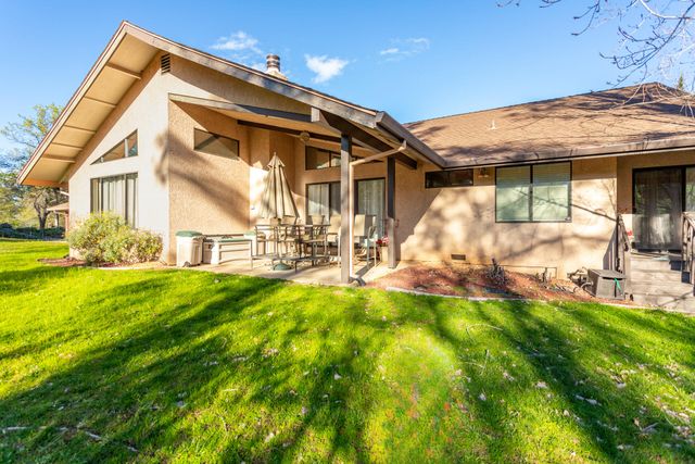 8658 Knobhill Circle, Redding, CA 96001