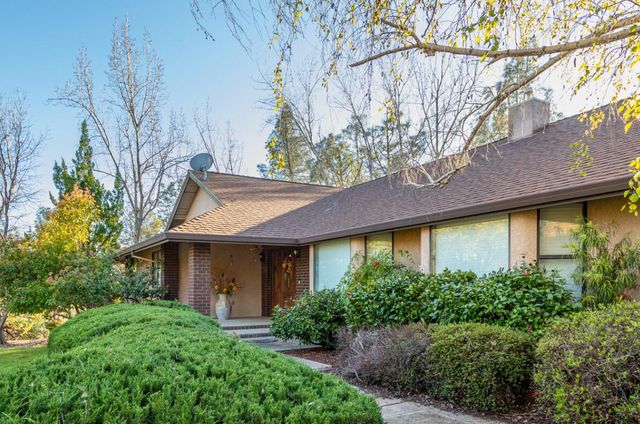 8658 Knobhill Circle, Redding, CA 96001