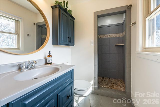 10 Lance Lane, Asheville, NC 28806