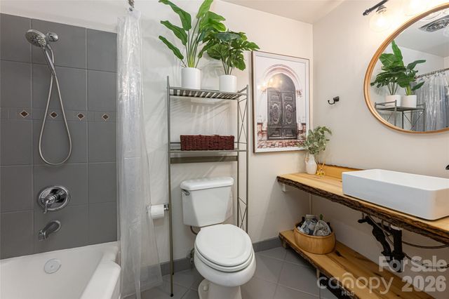 10 Lance Lane, Asheville, NC 28806