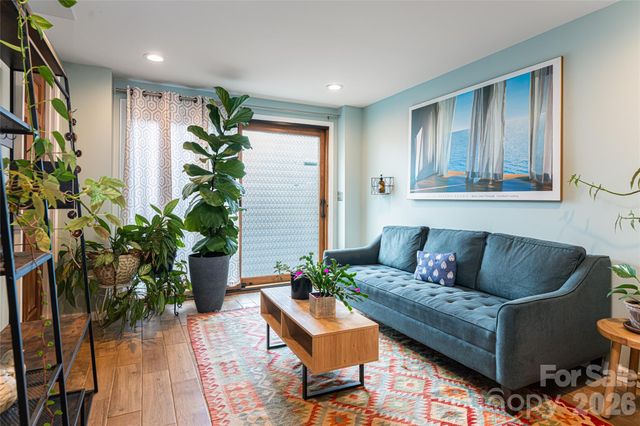 10 Lance Lane, Asheville, NC 28806