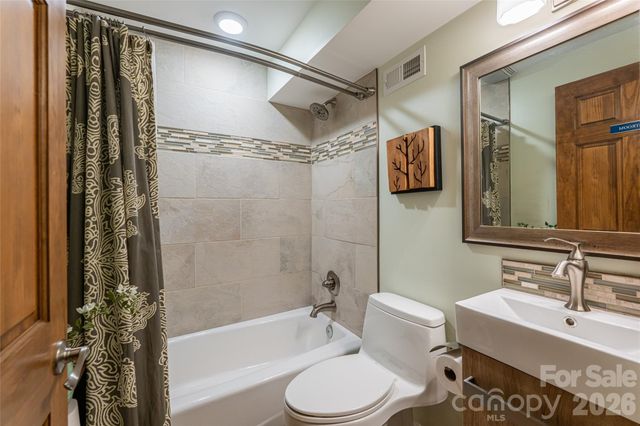 10 Lance Lane, Asheville, NC 28806