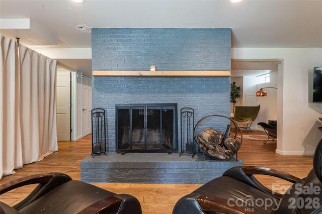 10 Lance Lane, Asheville, NC 28806