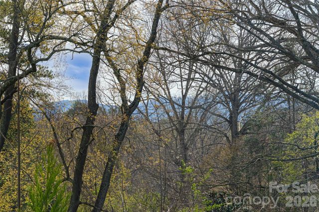 10 Lance Lane, Asheville, NC 28806