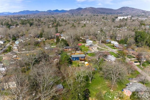 10 Lance Lane, Asheville, NC 28806