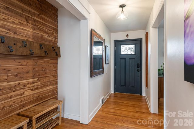 10 Lance Lane, Asheville, NC 28806