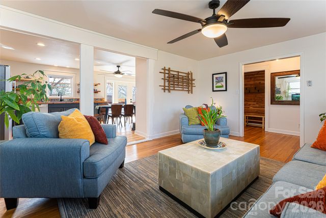 10 Lance Lane, Asheville, NC 28806