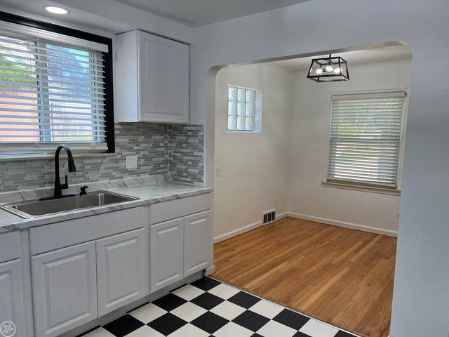 17930 Biehl Street, Roseville, MI 48066