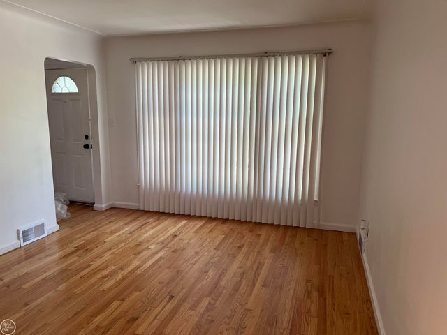 17930 Biehl Street, Roseville, MI 48066