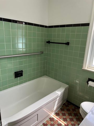 17930 Biehl Street, Roseville, MI 48066