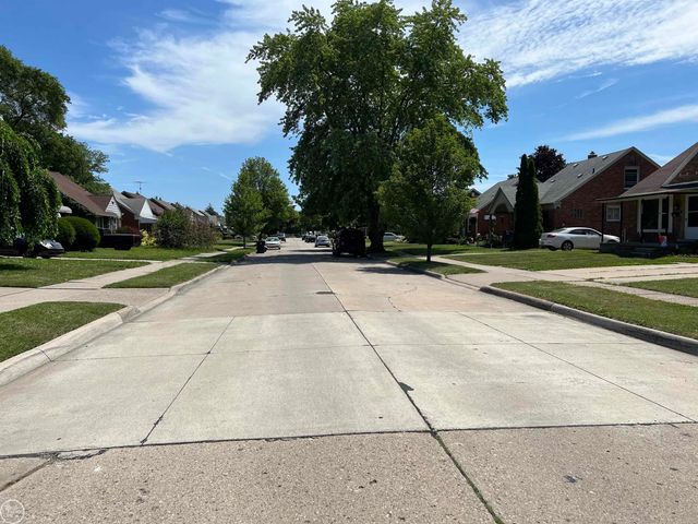 17930 Biehl Street, Roseville, MI 48066