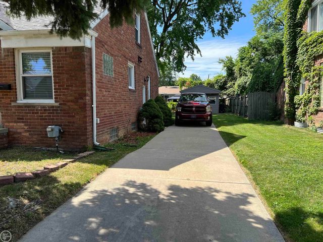 17930 Biehl Street, Roseville, MI 48066