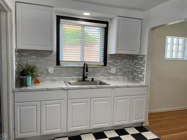 17930 Biehl Street, Roseville, MI 48066
