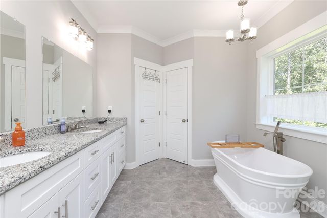 10105 Greenwood Court, Charlotte, NC 28215