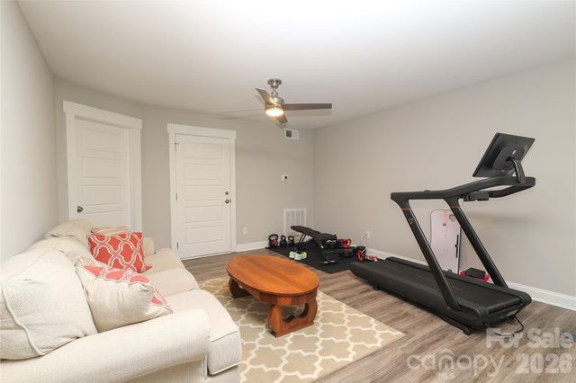 10105 Greenwood Court, Charlotte, NC 28215