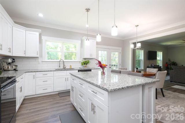10105 Greenwood Court, Charlotte, NC 28215