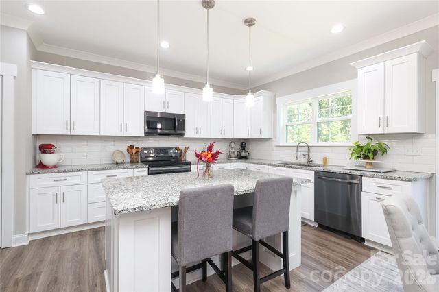 10105 Greenwood Court, Charlotte, NC 28215