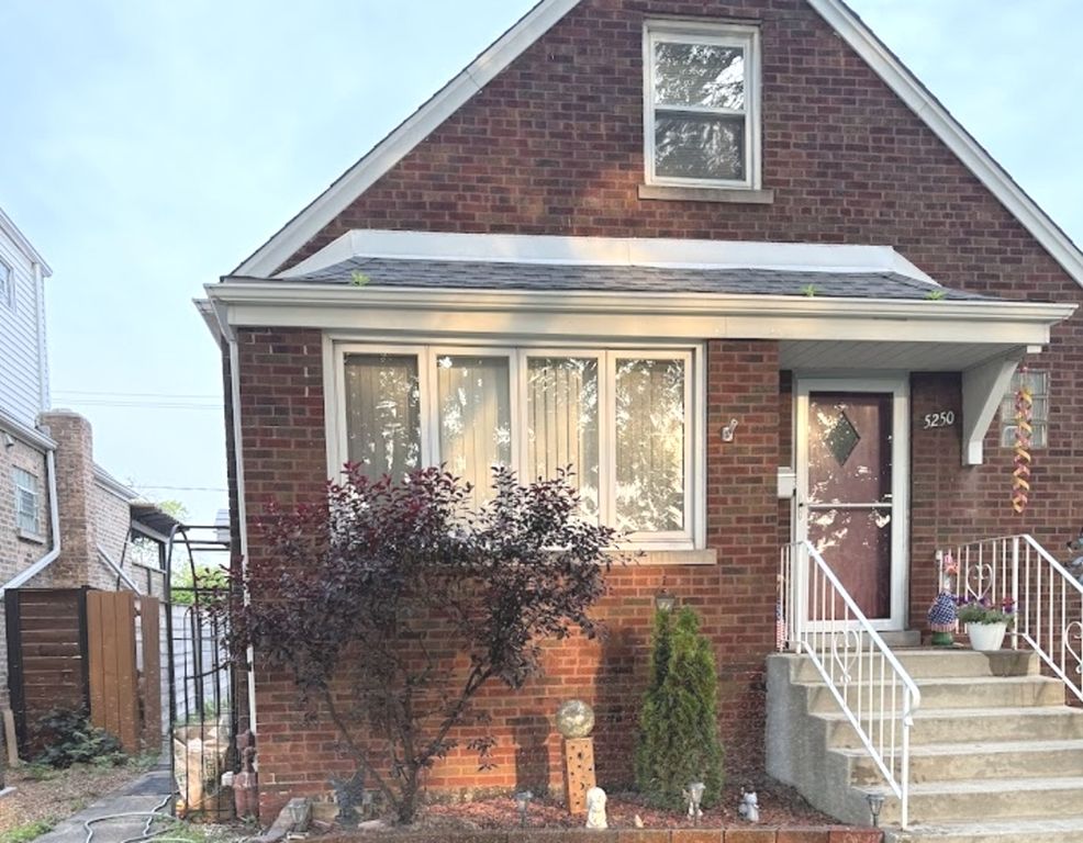 5250 S Nagle Avenue, Chicago, IL 60638