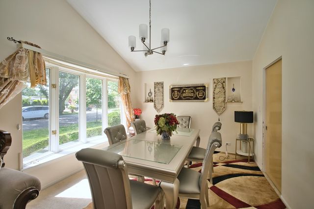 4454 Concord Lane, Skokie, IL 60076