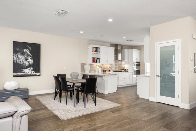 425 10th St, Sacramento, CA 95814