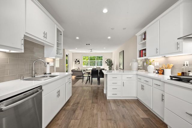 425 10th St, Sacramento, CA 95814