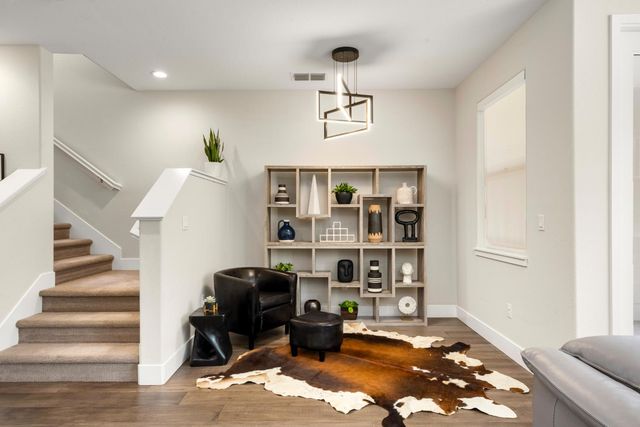 425 10th St, Sacramento, CA 95814