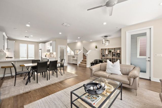 425 10th St, Sacramento, CA 95814