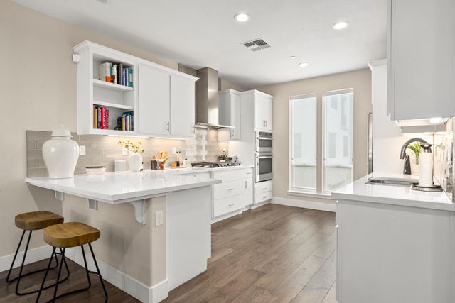 425 10th St, Sacramento, CA 95814