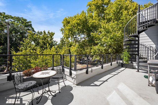 425 10th St, Sacramento, CA 95814