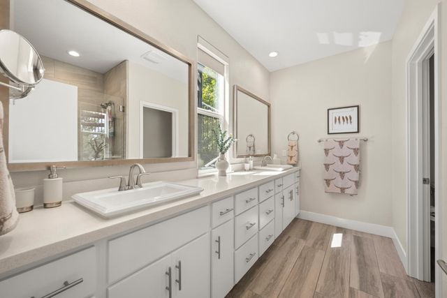 425 10th St, Sacramento, CA 95814