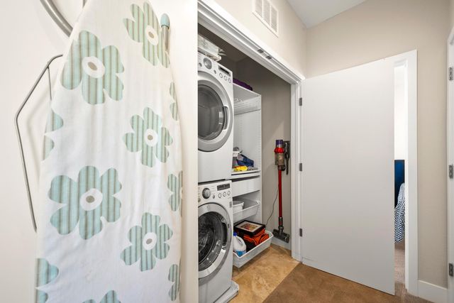 425 10th St, Sacramento, CA 95814