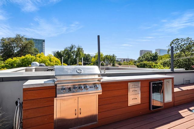 425 10th St, Sacramento, CA 95814