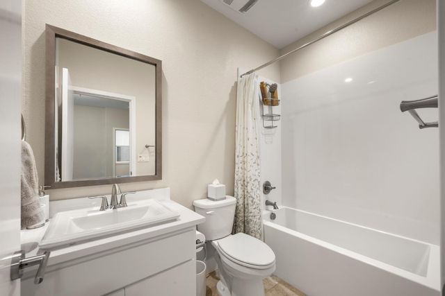 425 10th St, Sacramento, CA 95814