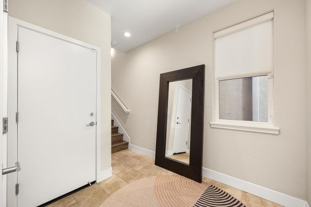 425 10th St, Sacramento, CA 95814