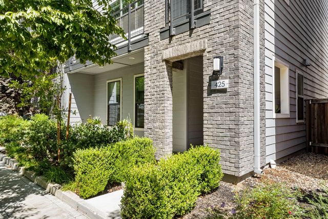 425 10th St, Sacramento, CA 95814