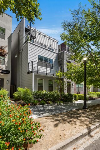 425 10th St, Sacramento, CA 95814