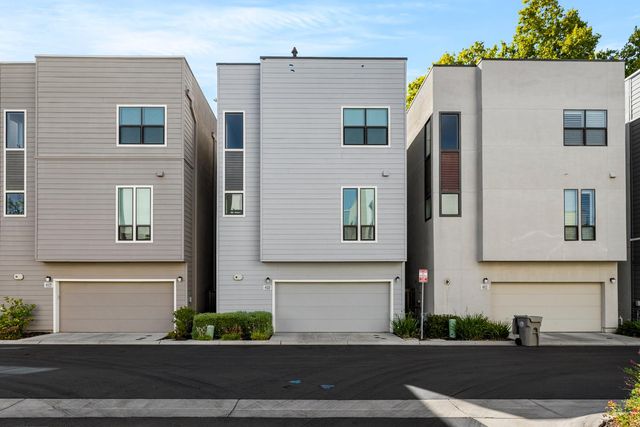 425 10th St, Sacramento, CA 95814