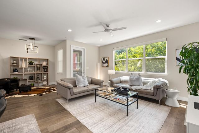 425 10th St, Sacramento, CA 95814